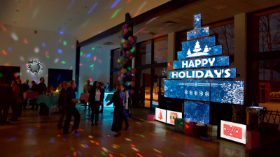 QuadHead2Go-Powered 28-Monitor Holiday Tree Video Wall