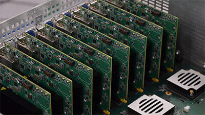 QuadHead2Go Multi-monitor Controllers in Chassis